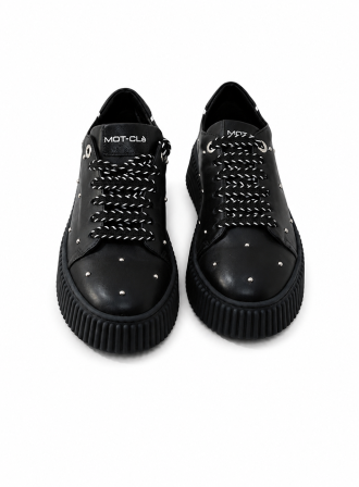 Black Sneakers with pearls